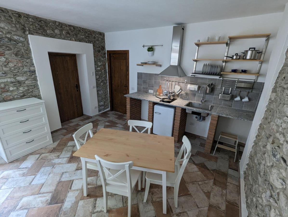 Antica Osteria Apartments Dongo Room photo